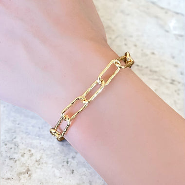 Golden Links: Elegant Paperclip Chain Bracelet with Magnetic Closure